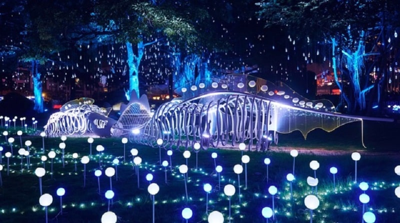 Vườn thượng uyển được trang bị gần 100 bóng đèn led