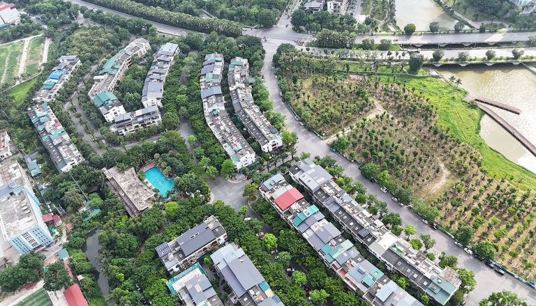 Bán liền kề Thảo Nguyên Ecopark, Dãy D, 90m2 đang cho thuê kinh doanh tốt, Gần Clubhouse